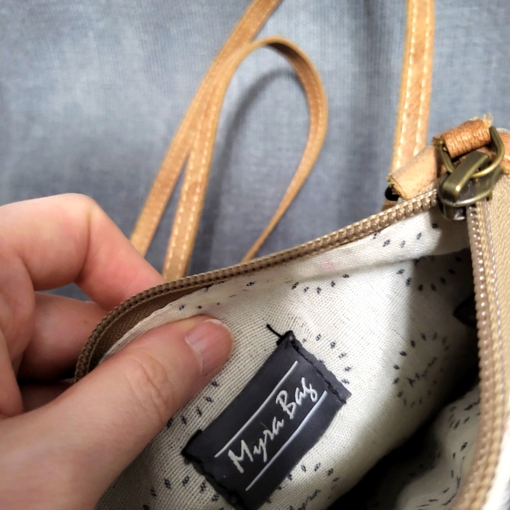 Purse - Picture 3 of 4